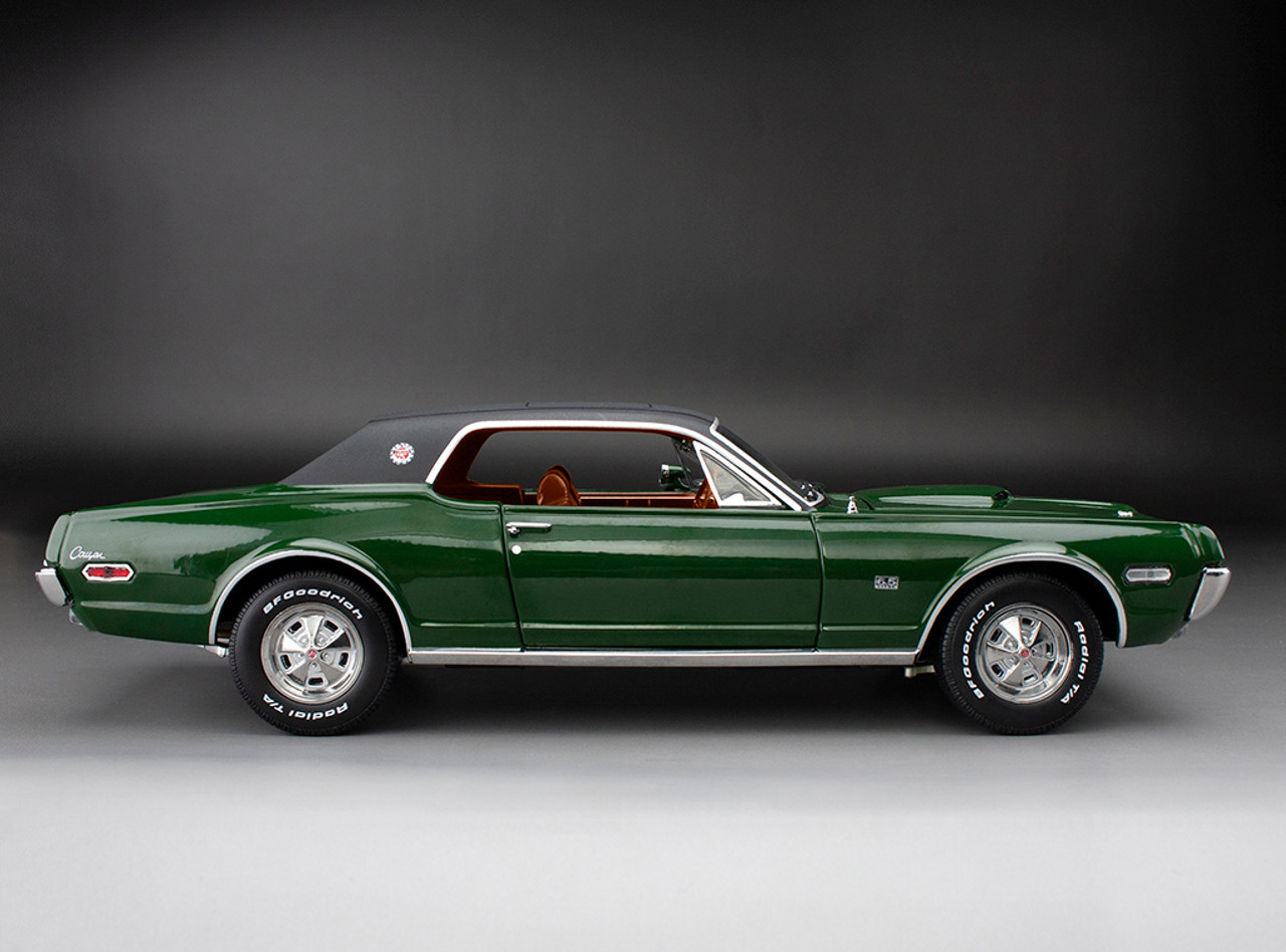 1/18 Sunstar 1968 Mercury Cougar XR7G (Augusta Green) Diecast Car Model