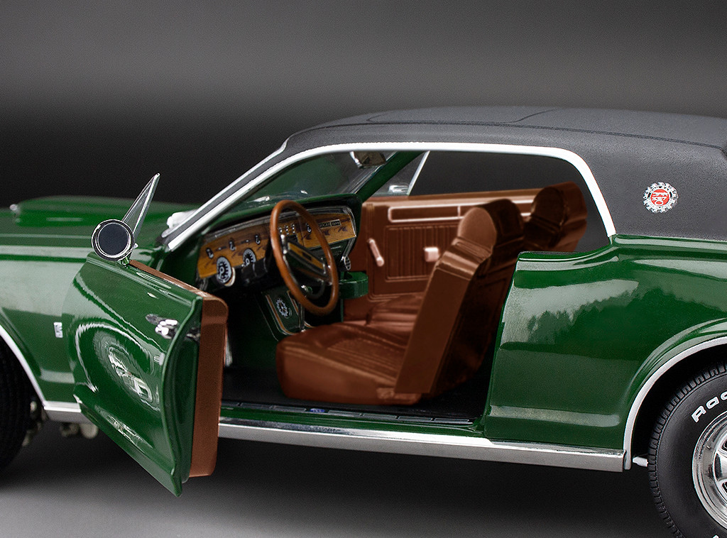 1/18 Sunstar 1968 Mercury Cougar XR7G (Augusta Green) Diecast Car