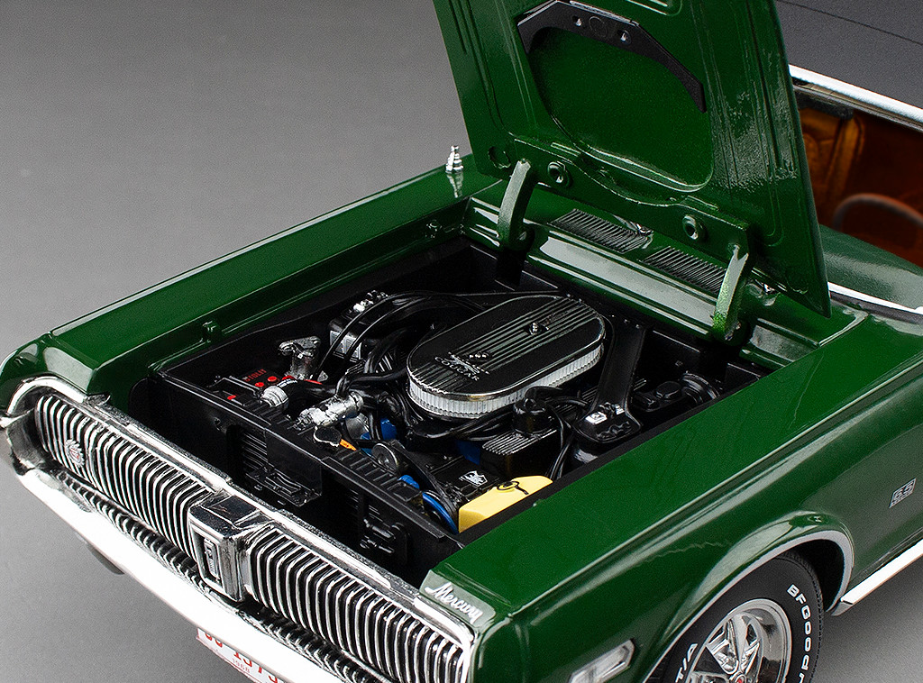 1/18 Sunstar 1968 Mercury Cougar XR7G (Augusta Green) Diecast Car
