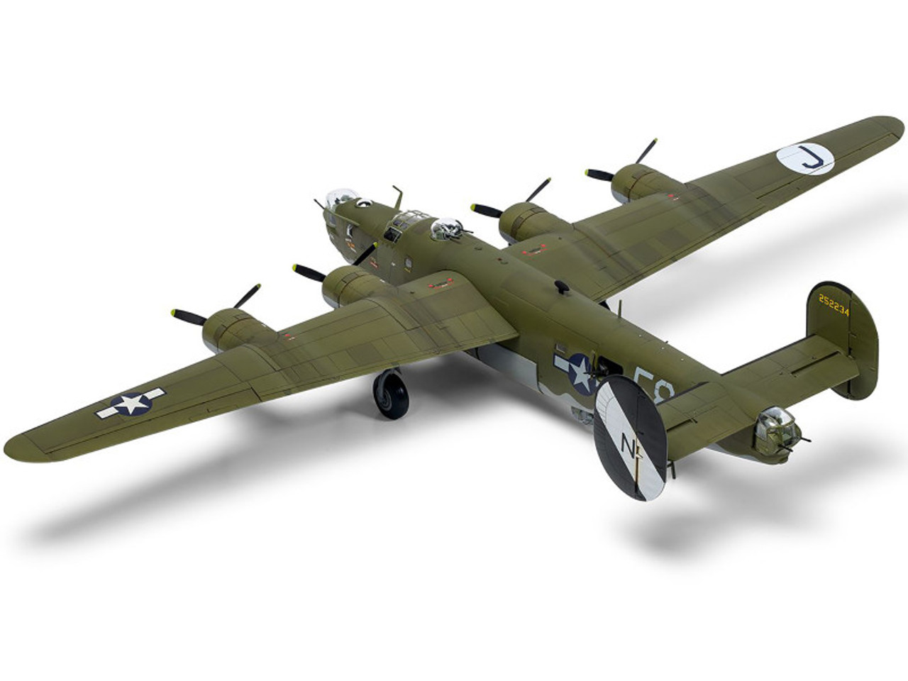ボンブちゃんです。 Level 3 Model Kit Consolidated B-24H Liberator Bomber