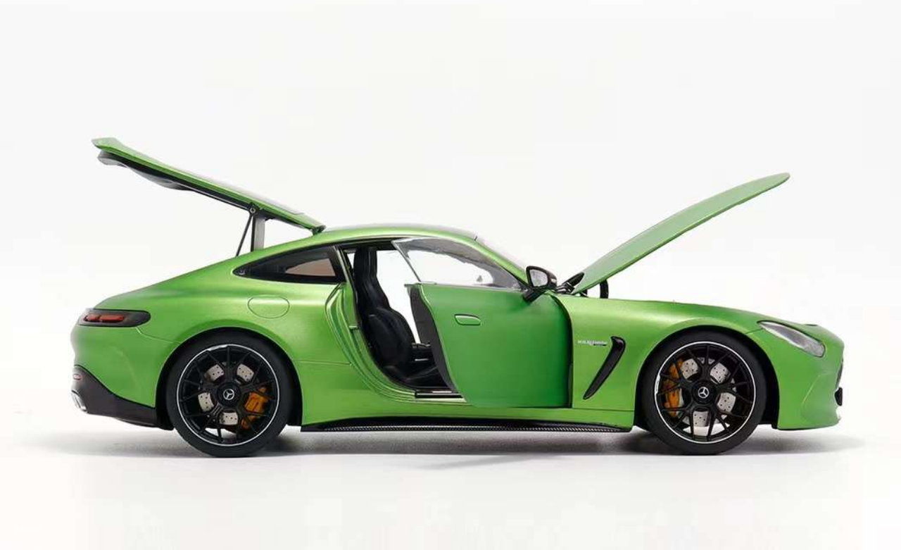 sunny 1/18 Dealer Edition 2023 Mercedes-Benz AMG GT63 (Green