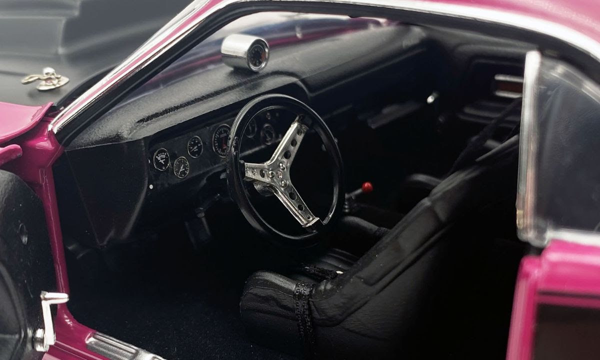 1/18 ACME 1971 Dodge Challenger T/A Pro Stock Moulin Rouge (Pink