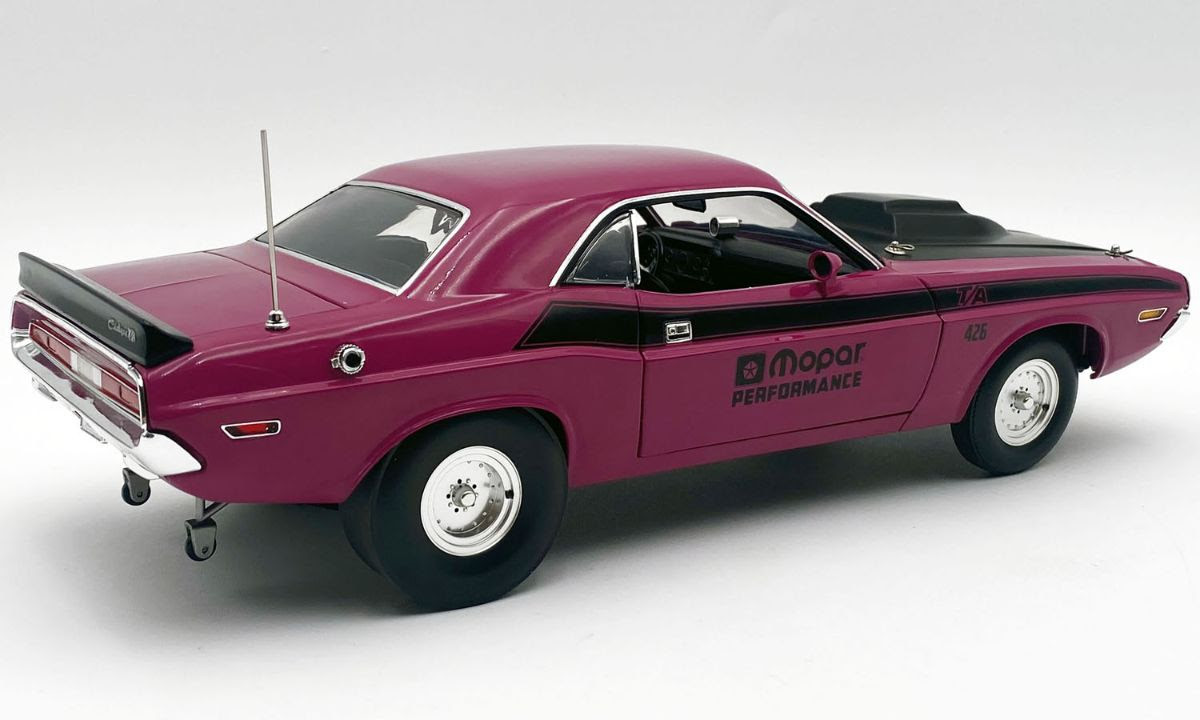 1/18 ACME 1971 Dodge Challenger T/A Pro Stock Moulin Rouge (Pink