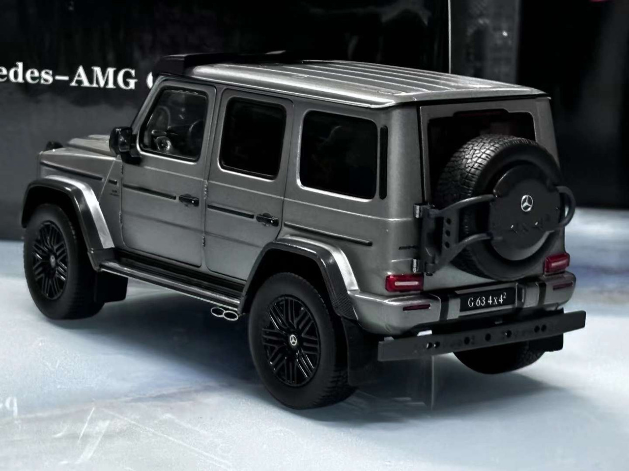 1/18 iScale Mercedes-Benz G63 AMG 4x4 (Grey) Diecast Car Model