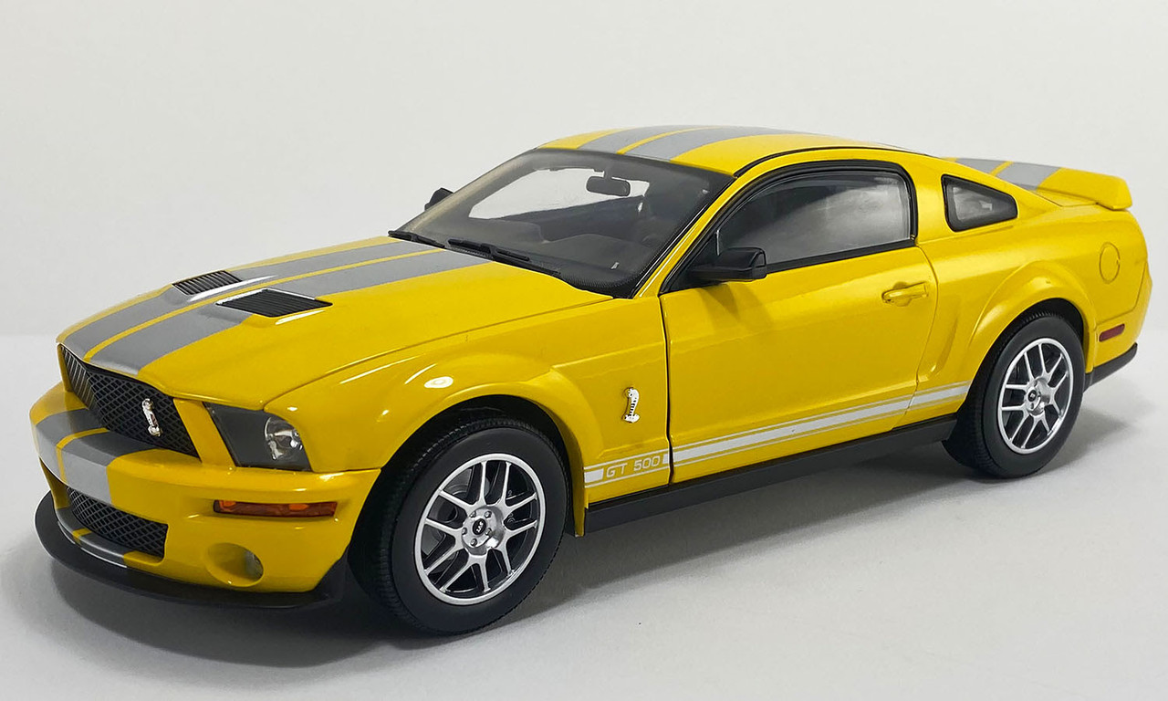 1/18 Shelby Collectibles 2007 Ford Mustang GT500 (Yellow) Diecast