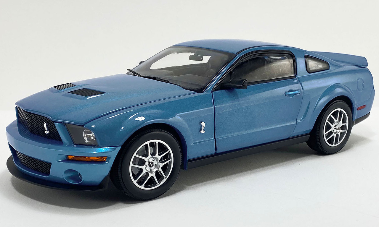 1/18 Shelby Collectibles 2007 Ford Mustang GT500 (Windveil