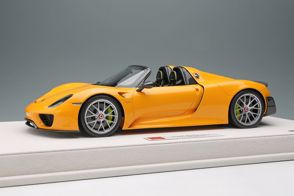 1/18 Make up 2011 Porsche 918 Spyder Weissach Package (Signal Yellow) Car Model