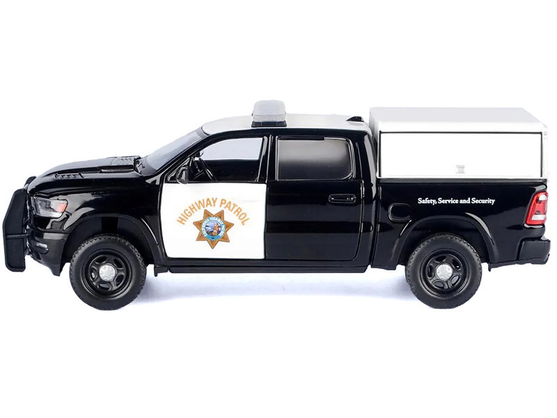 60枚 ② 1/27 Motormax 2019 Dodge RAM 1500 Laramine Crew Cab California