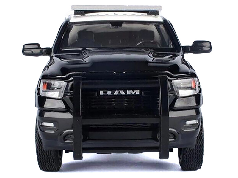 1/27 Motormax 2019 Dodge RAM 1500 Laramine Crew Cab California