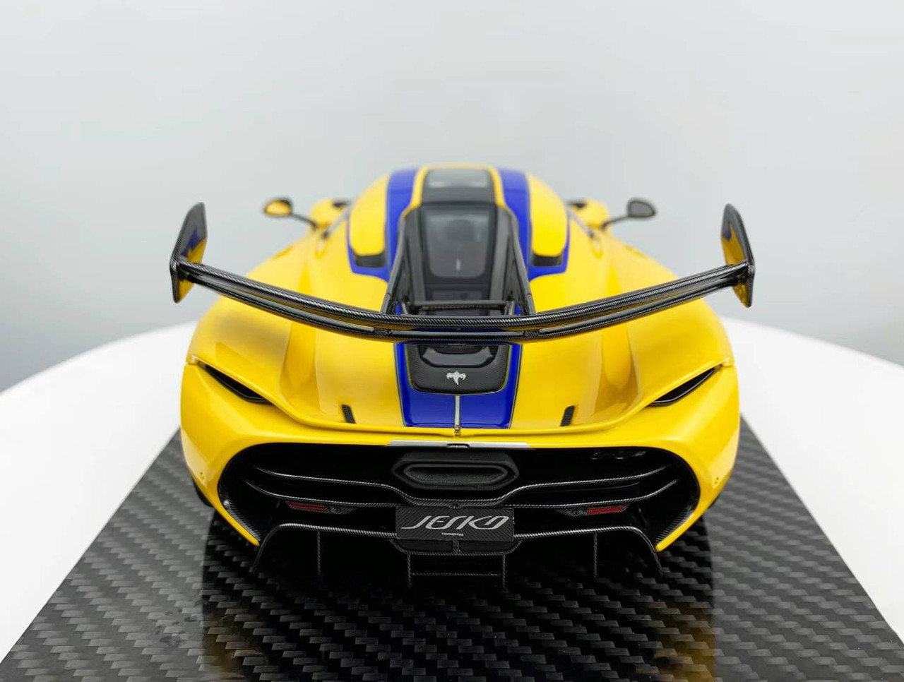 1/18 Frontiart Koenigsegg Jesko (Sweden Flag Yellow) Car