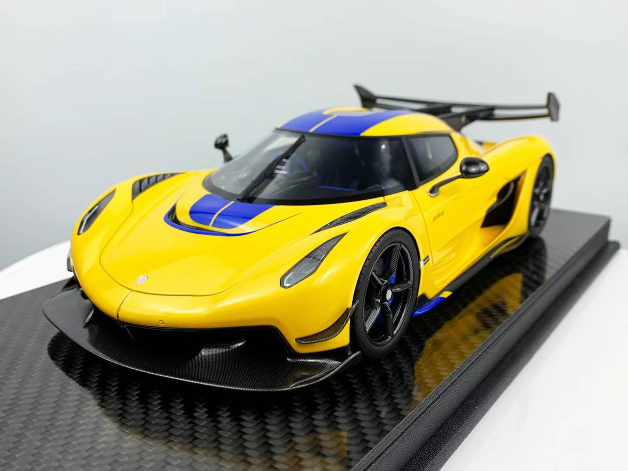 1/18 Frontiart Koenigsegg Jesko (Sweden Flag Yellow) Car Model Limited 150 Pieces
