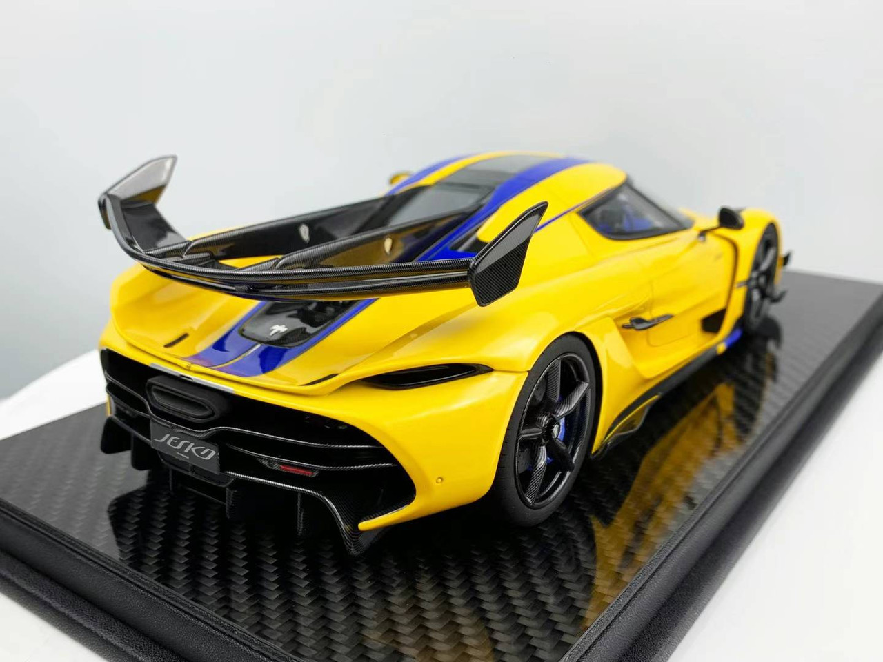 1/18 Frontiart Koenigsegg Jesko (Sweden Flag Yellow) Car Model Limited 150 Pieces