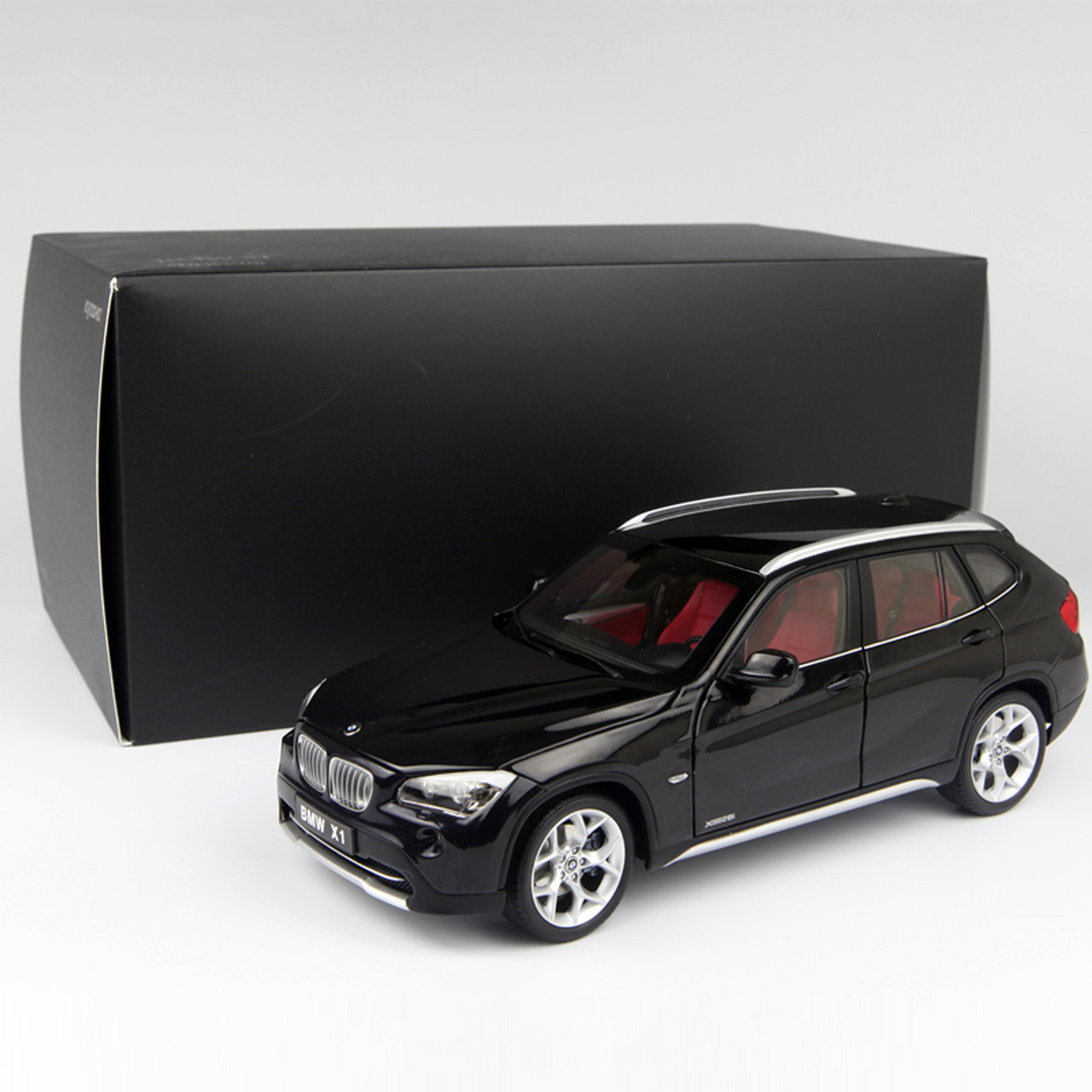 大人気通販京商 1/18 BMW X1 E84 2009 ブラック 開閉 Kyoaho xDrive 28i E84 Black Sapphire 08791BK 乗用車