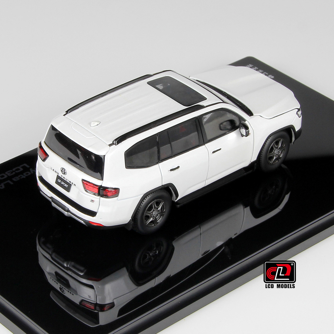 1/43 LCD Toyota Land Cruiser LC300-GR Sport (White) Full Open