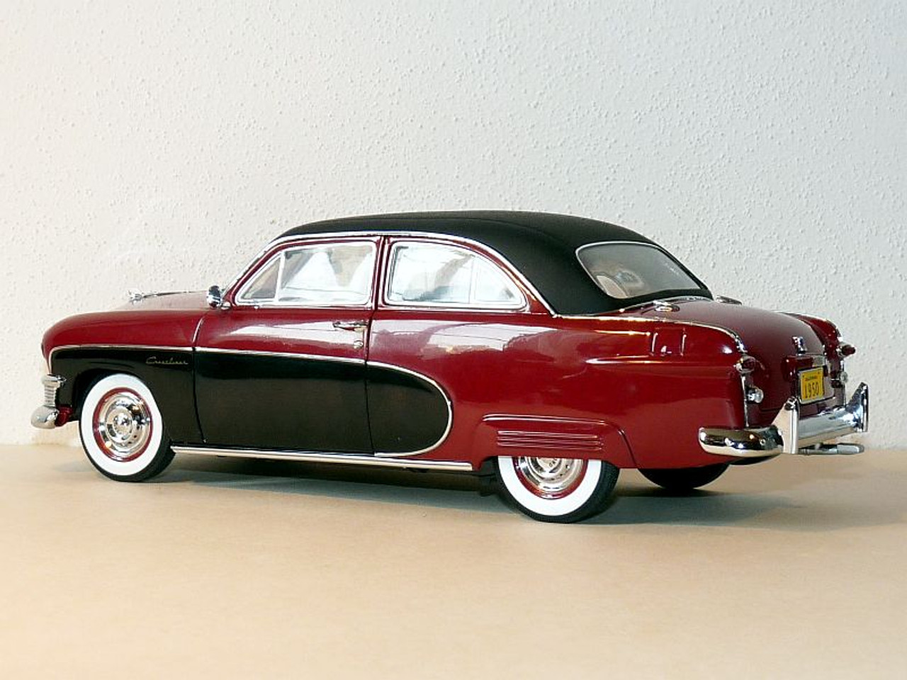 1/18 PrecisionMiniatures PM 1950 FORD CRESTLINER (RED/BLACK) CAR MODEL