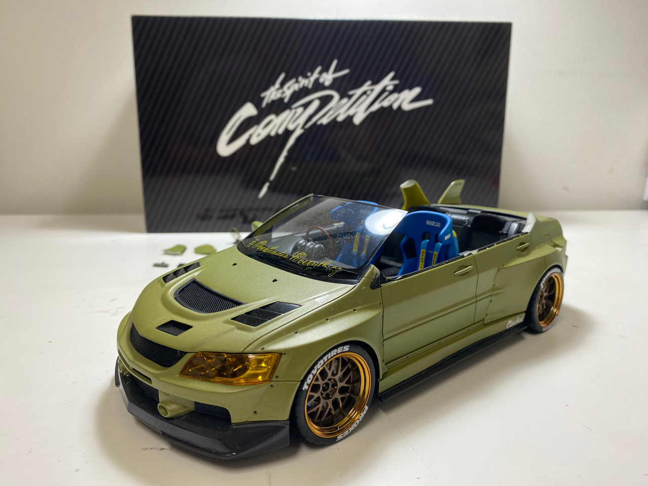 DAMAGED AS-IS 1/18 AGU Mitsubishi Lancer Evo IX Evo 9 Clinched