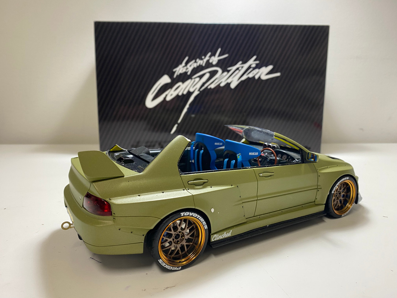 DAMAGED AS-IS 1/18 AGU Mitsubishi Lancer Evo IX Evo 9 Clinched