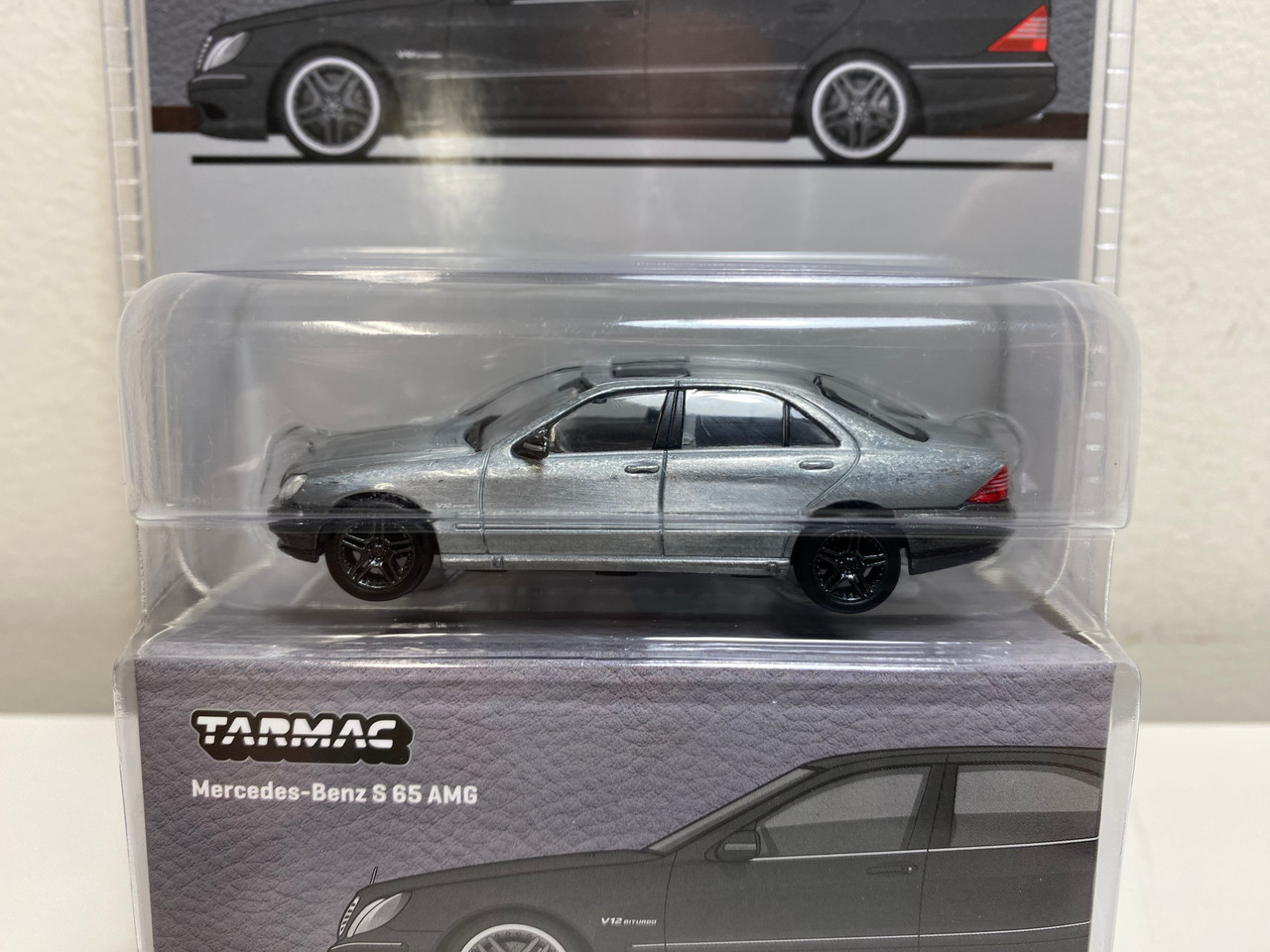 エル品 HISSU EVO BI FOLD ZIP L Bi-fold wallet in grainy leather