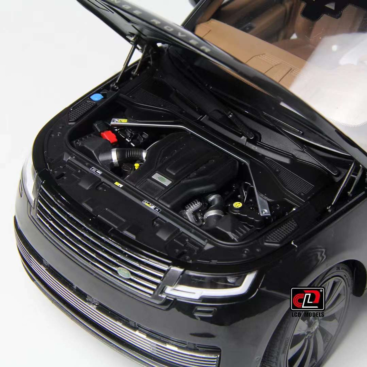 ピース 1/18 LCD 2022 Land Rover Range Rover SV (Black) Diecast Car