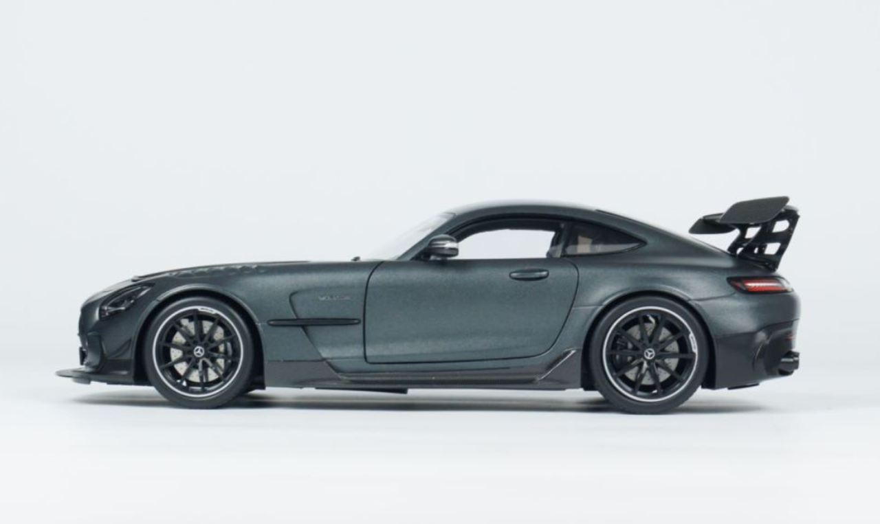 1/18 Minichamps 2021 Mercedes-Benz AMG GT Black Series (Matte Grey) Diecast Car Model