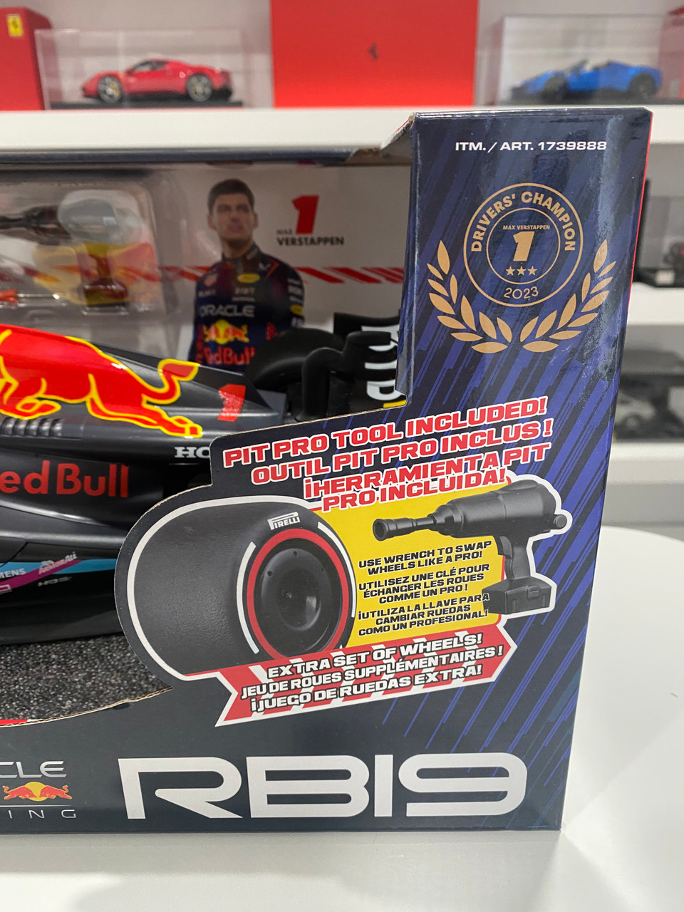 1/10 Maisto 2023 Formula 1 Red Bull Racing RB19 Max Verstappen #1
