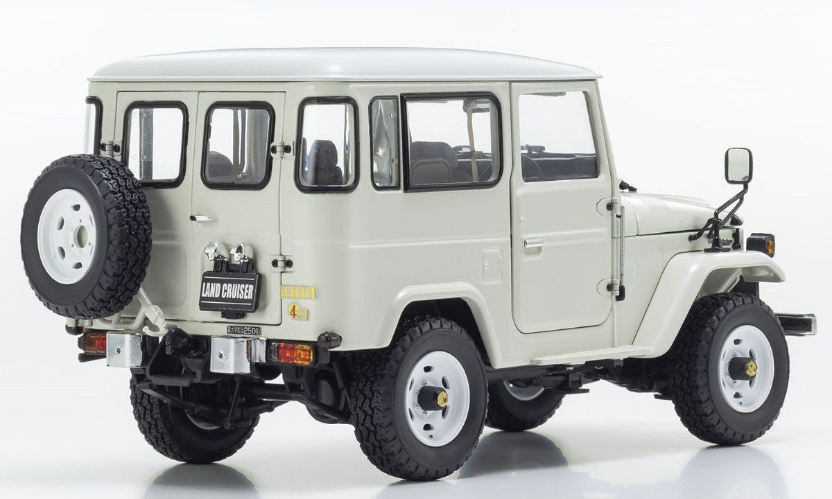 1/18 Kyosho Toyota Land Cruiser 40 Van (White) Car Model
