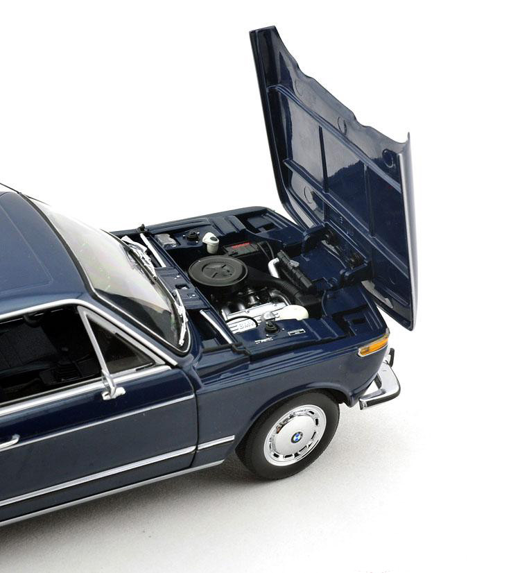 1/18 BMW 1600 (BLUE) DIECAST CAR MODEL - LIVECARMODEL.com
