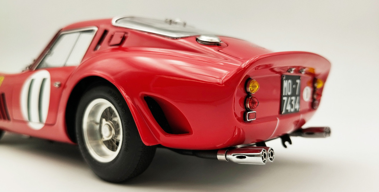 1/18 CMC 1962 Ferrari 250 GTO RHD #11 2nd 1000km Paris Maranello