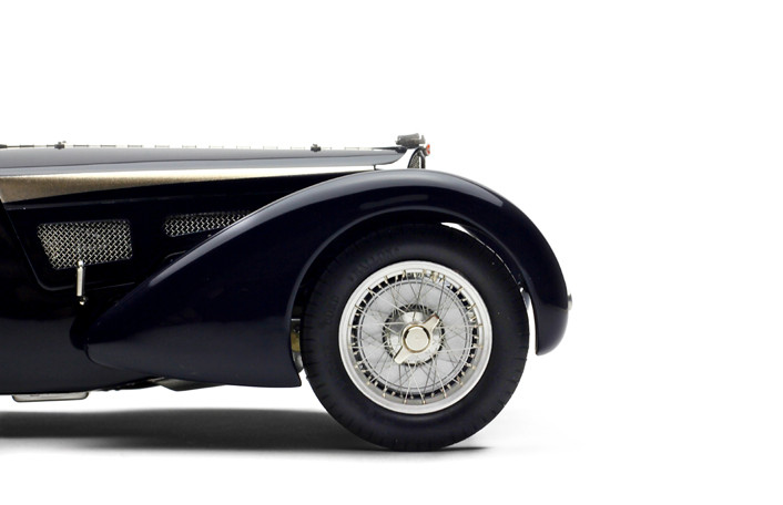 1/18 CMC BUGATTI 1938 57 SC CORSICA ROADSTER AWARD WINNING VERSION