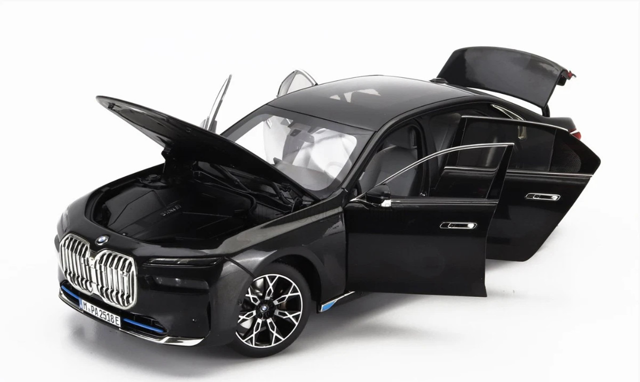 BMWI7 G70 モデルカー s-l400.jpg