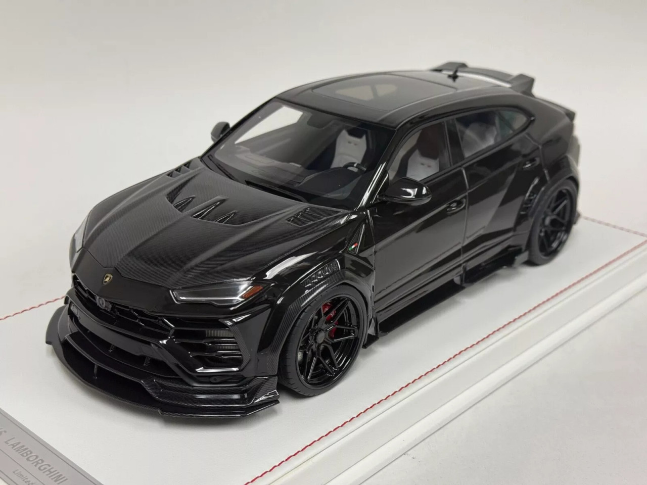 1/18 Ivy Merit Lamborghini Urus LB-Works (Metallic Black) Car