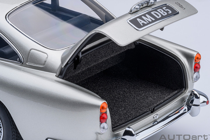 1/18 AUTOart Aston Martin DB5 (Birch Silver) Car Model