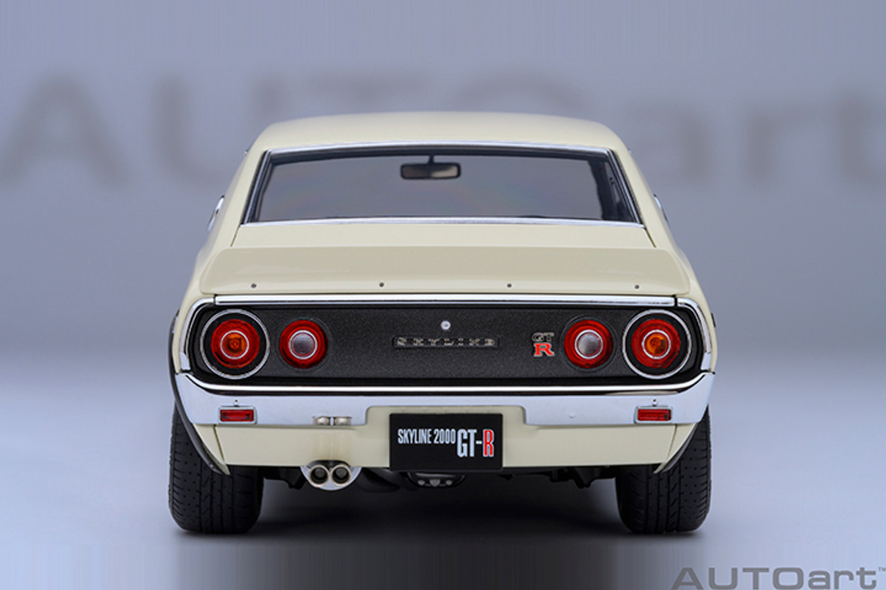 1/18 AUTOart Nissan Skyline 2000 GT-R (KPGC110) Tuned