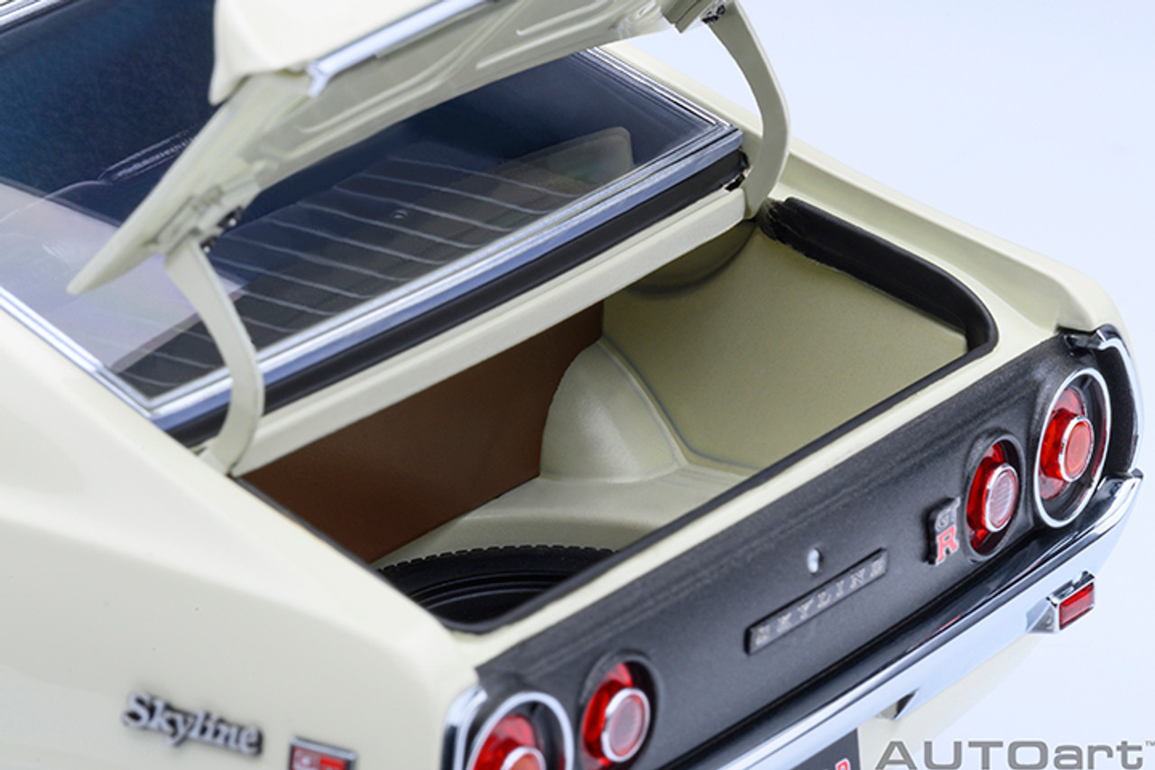 1/18 AUTOart Nissan Skyline 2000 GT-R (KPGC110) Tuned