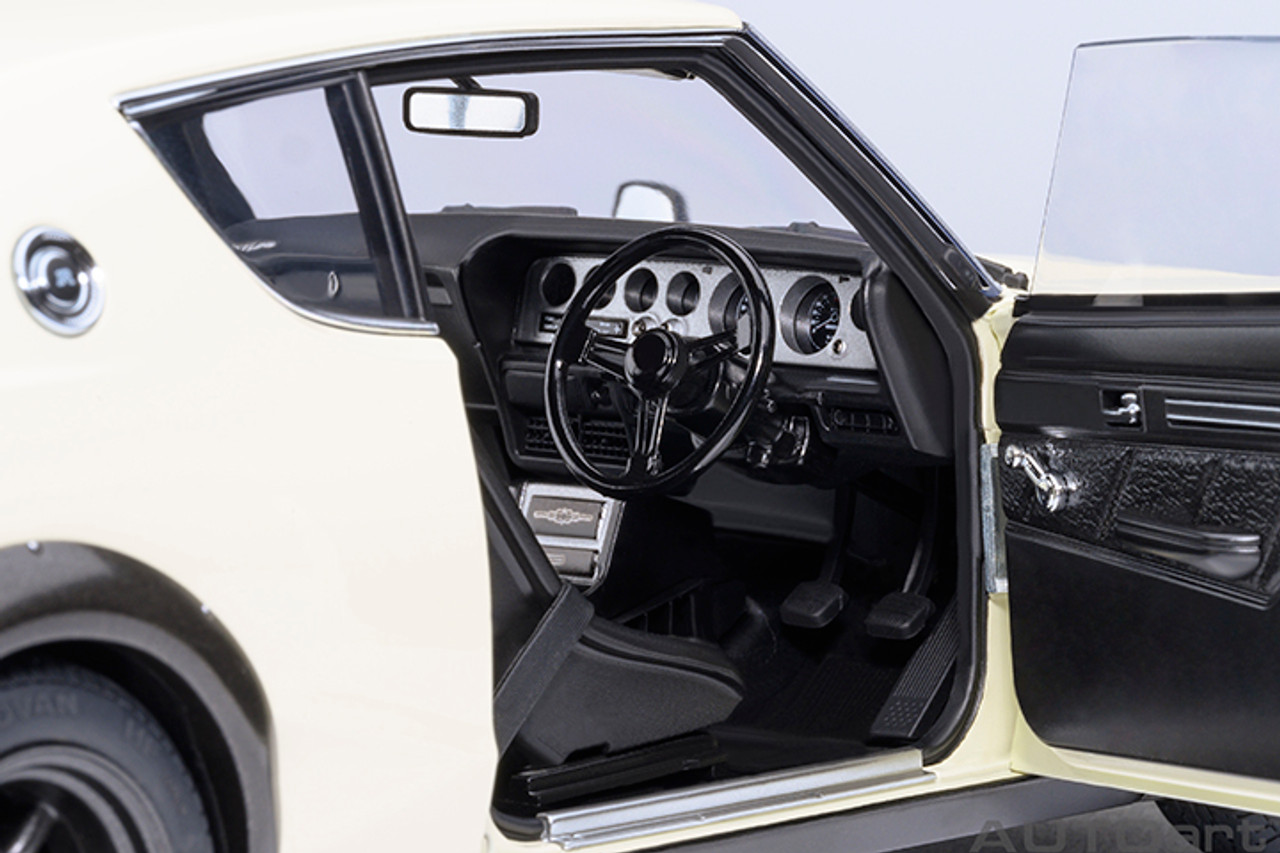 1/18 AUTOart Nissan Skyline 2000 GT-R (KPGC110) Tuned