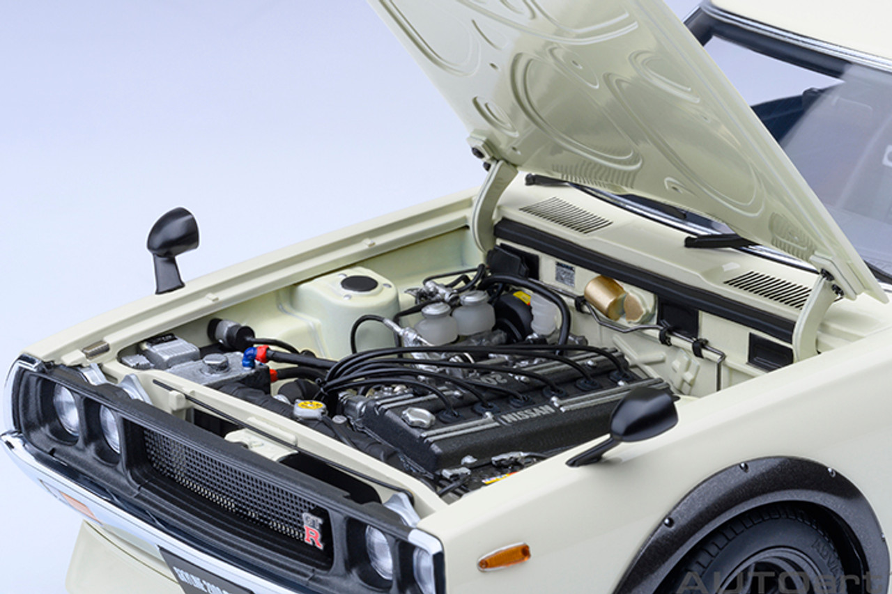 スカイライン2000ＧTR　1/18スケール　ホワイト 1/18 AUTOart Nissan Skyline 2000 GT-R (KPGC110) Tuned