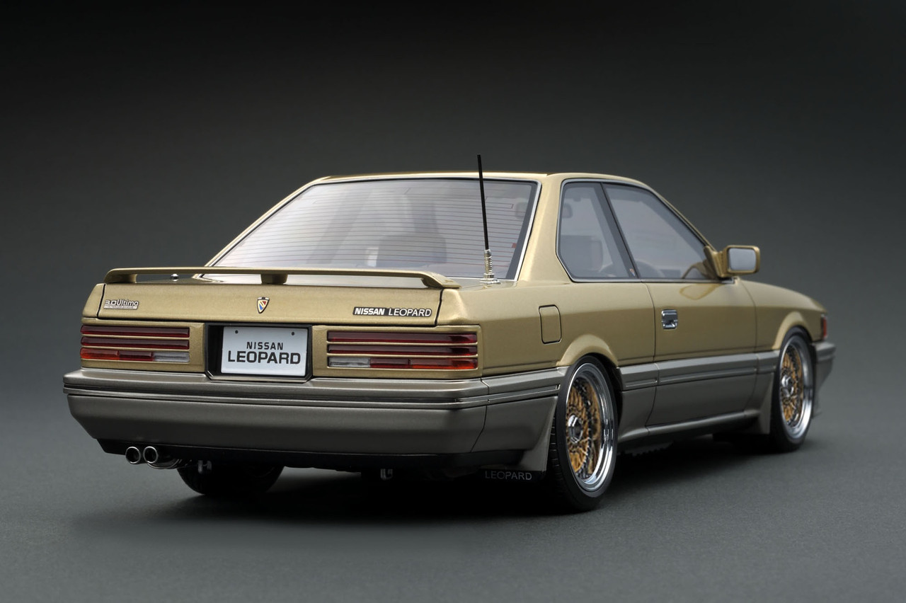 ディーラー特注 1/43 Nissan Leopard F31 Ultima IG2216 1/43 Nissan Leopard 3.0 Ultima (F31) Blue/Silver
