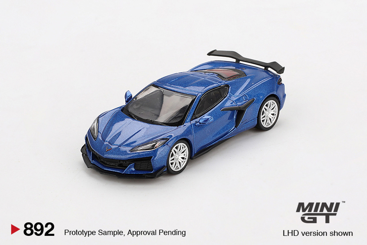 MINI GT 2023 シボレー コルベット Z06 チェイスカー Amazon | MINI GT 1:64 Scale Model MiJo TOYS - 2023 CHEVROLET