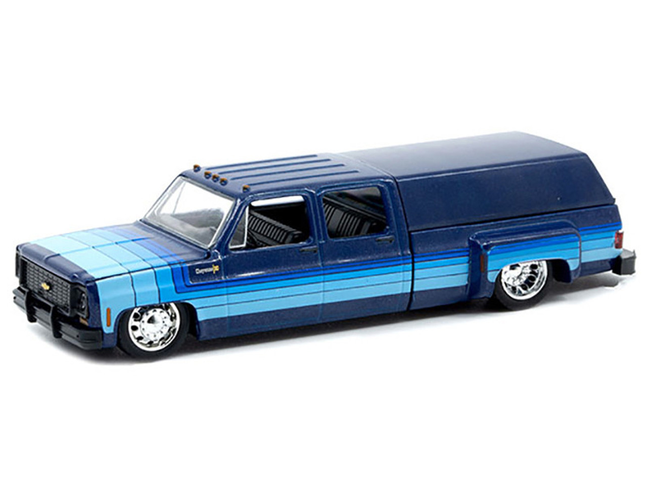 1/64 M2 Machines 1973 Chevrolet Cheyenne Super 30 Dually