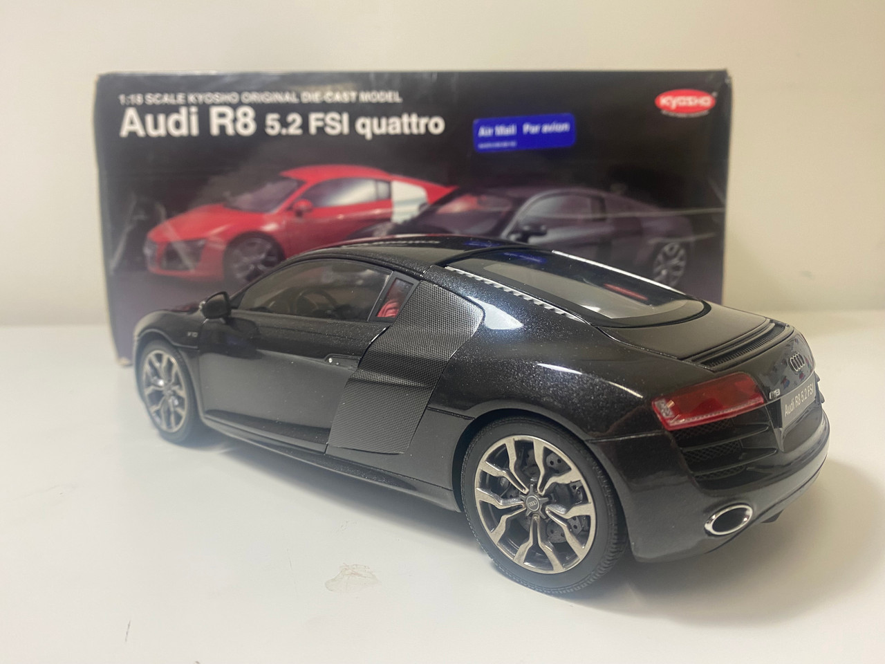 DEFECT 1/18 Kyosho Audi R8 5.2 FSI (Dark Grey) Diecast Car Model