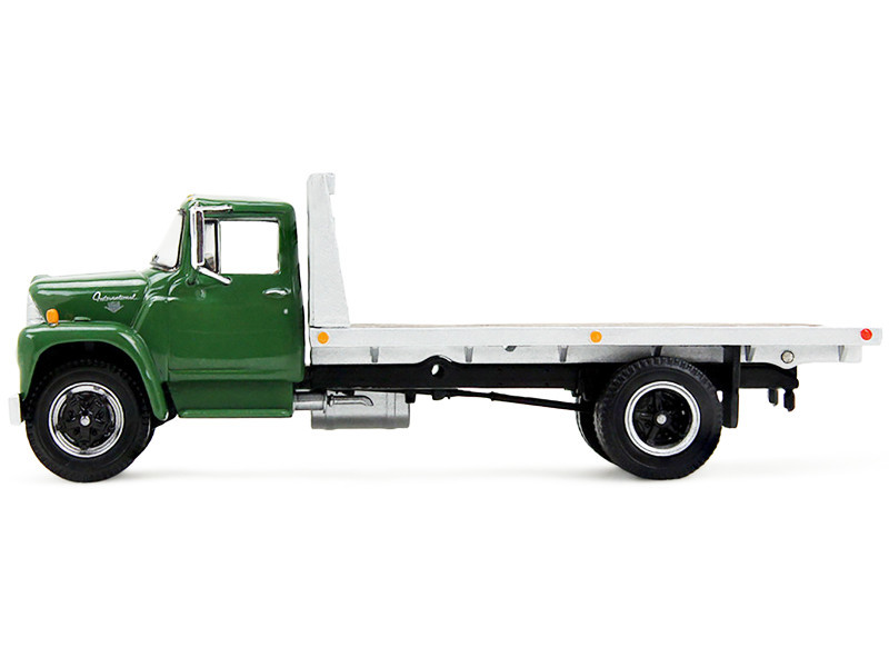 1/64 First Gear 1970s International Loadstar Flatbed Truck
