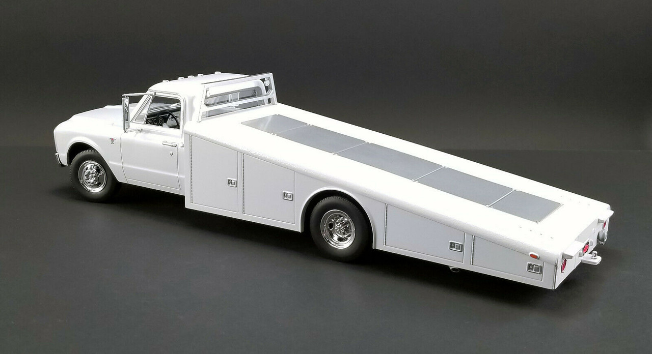 1/18 ACME Chevrolet Chevy Ramp Truck C-30 C30 1967 (White) Diecast Car Model