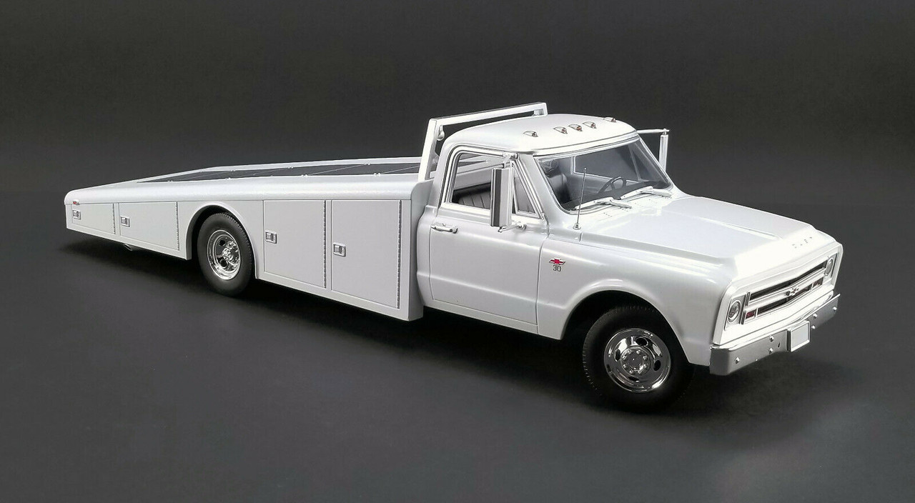 1/18 ACME Chevrolet Chevy Ramp Truck C-30 C30 1967 (White) Diecast