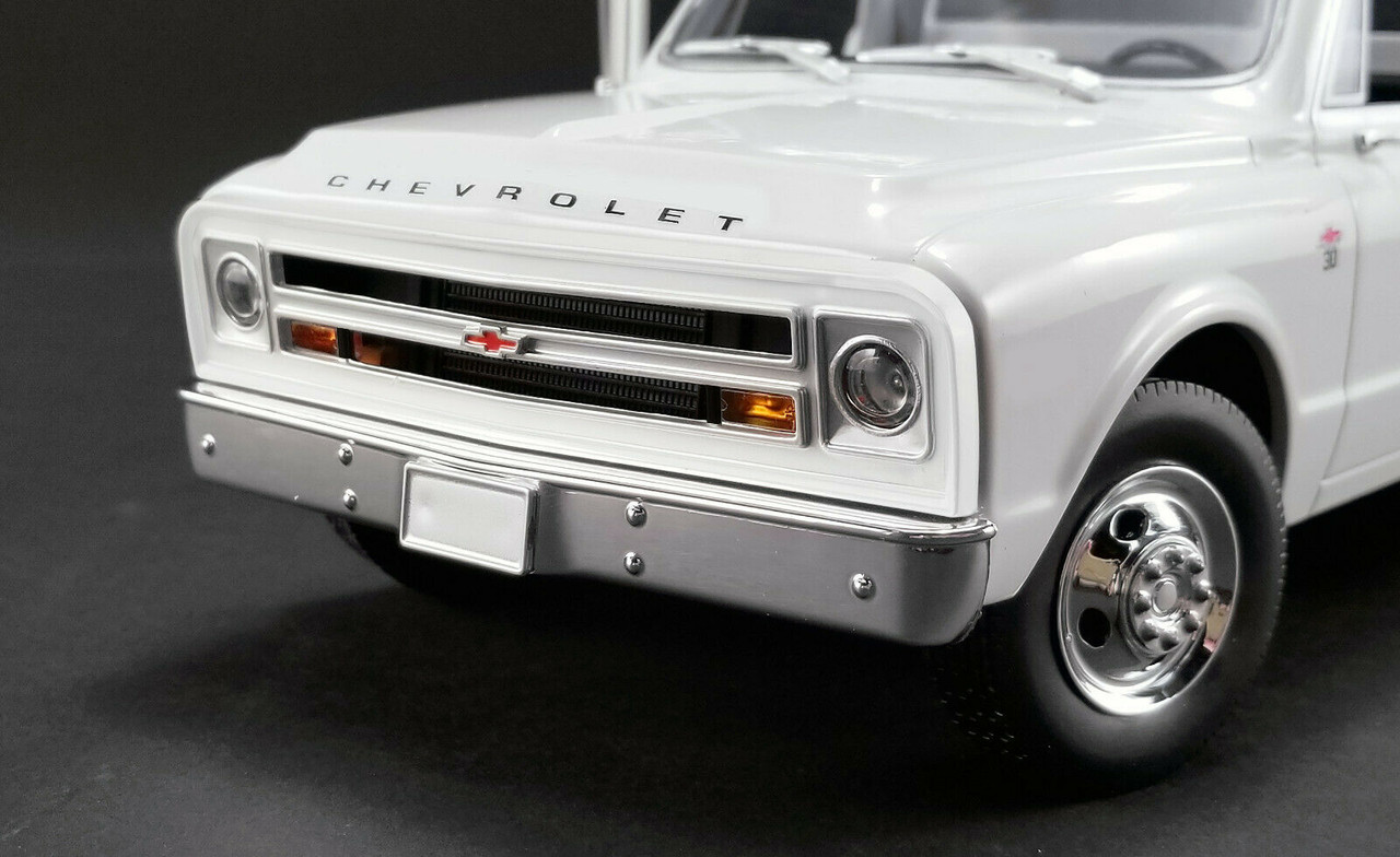 Modèle Réduit 1:18 Chevrolet C30 Ramp Truck 1967 Par ACME - Neuf En Boîte