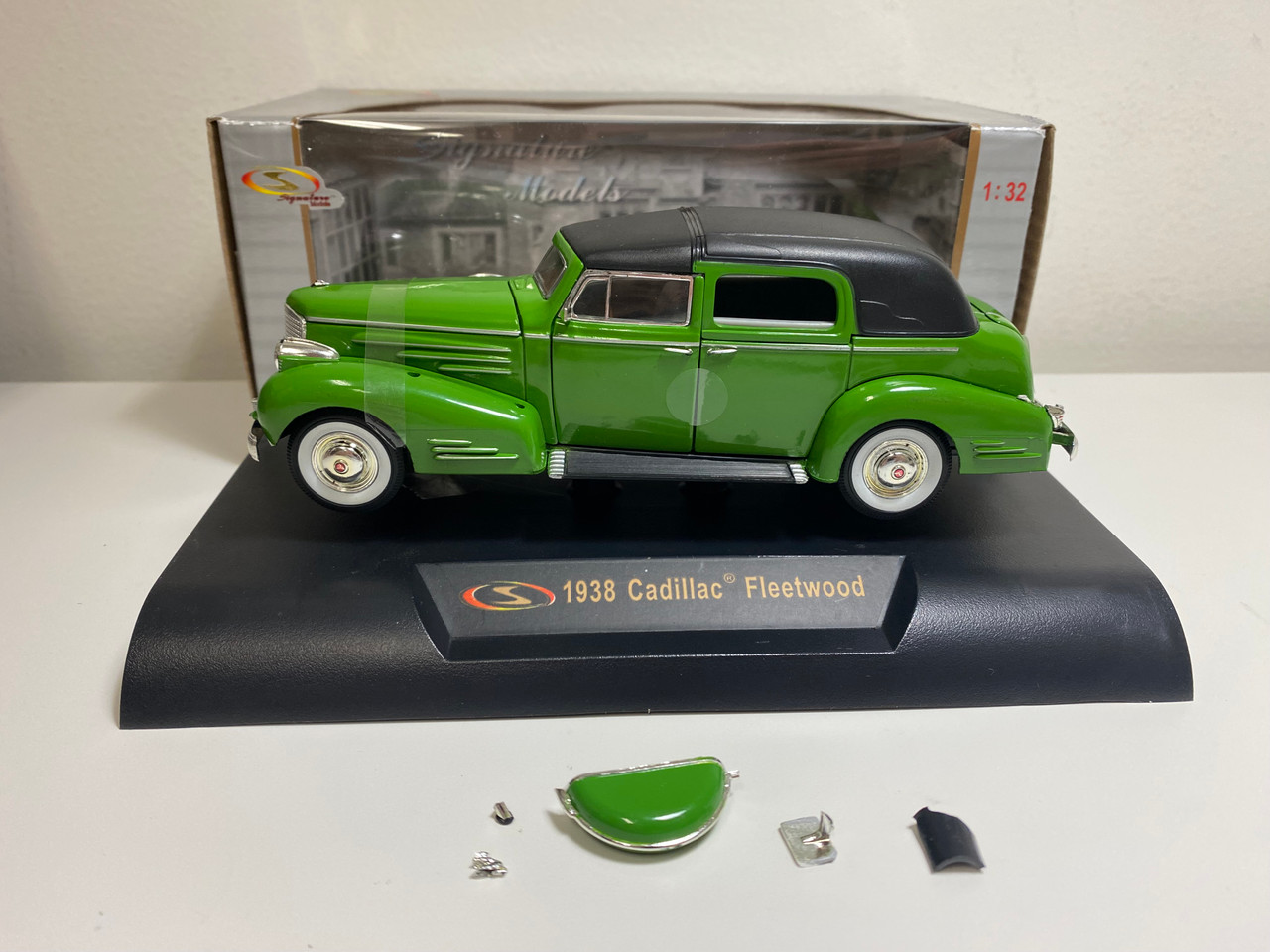 K！ DAMAGED AS-IS 1/32 Road Signature 1938 Cadillac Series 90 V16