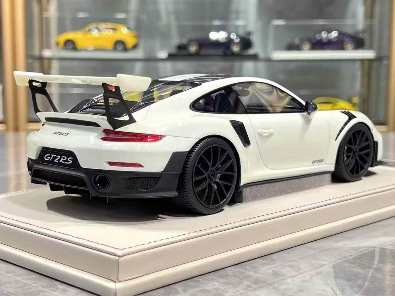 サニー 1/18 Vehicle Art Porsche 911 GT2 RS Weissach Package (White