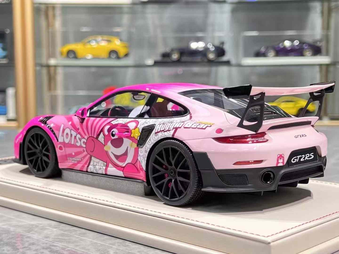 1/18 Vehicle Art Porsche 911 GT2 RS Weissach Package (Pink