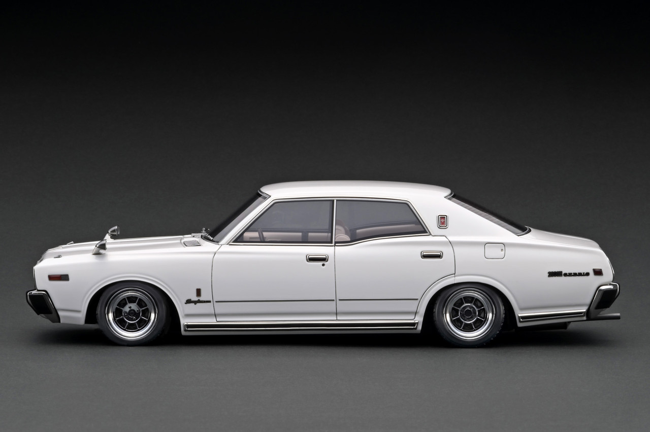 1/18 Ignition Model Nissan Gloria Brougham (330) (White) Resin Car