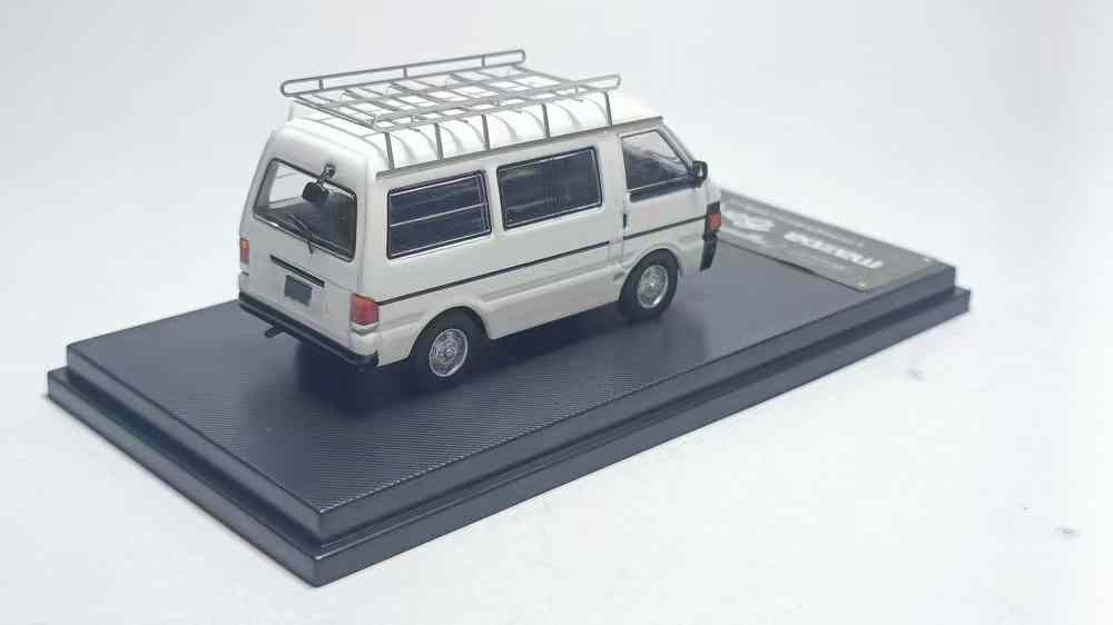 1/64 MC 1989 Mazda Bongo Van Highroof (White) Diecast Car Model