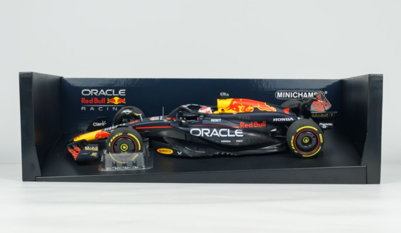 1/18 Minichamps 2024 Formula 1 Oracle Red Bull Racing RB20 Max Verstappen #1 Winner China GP Car Model